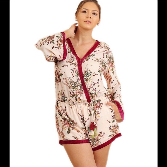 🔥 SOLD OUT!!🔥NEW 2Plus Floral Print Romper - Picture 1 of 3